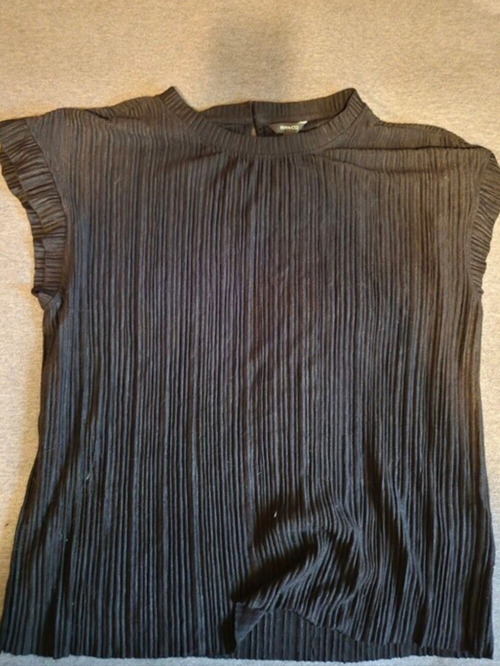 RW&CO. Black Pleated Short Sleeve Top